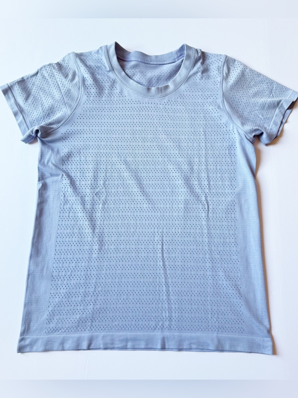 Lululemon Breeze By Short Sleeve *Squad Light Blue size 8